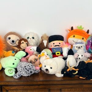 Assorted Plush Animals CollectionGANZ, GUND, SQUISHMALLOWS, AURORA, KINDER, RUSS